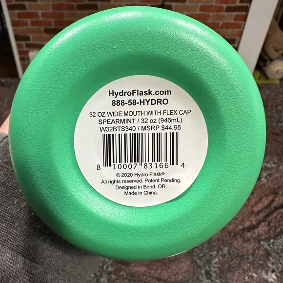 Spearmint HydroFlask 32oz with black flex boot - Picture 5 of 7